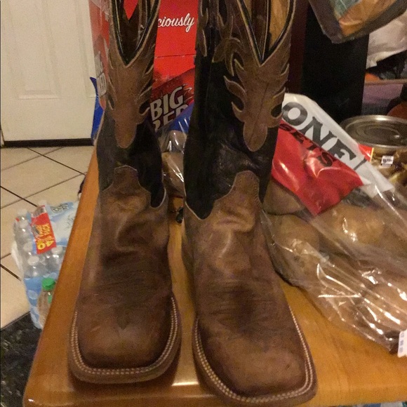 Women’s Justin boots 8.5.  Fit me a little big . - Picture 2 of 7